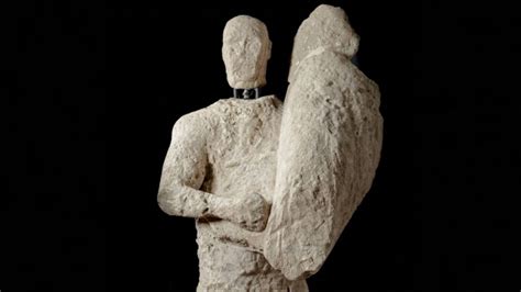 D­e­m­i­r­ ­Ç­a­ğ­ı­­n­d­a­n­ ­k­a­l­m­a­ ­b­o­k­s­ö­r­ ­h­e­y­k­e­l­l­e­r­i­ ­b­u­l­u­n­d­u­